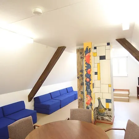 Hostel Djh *